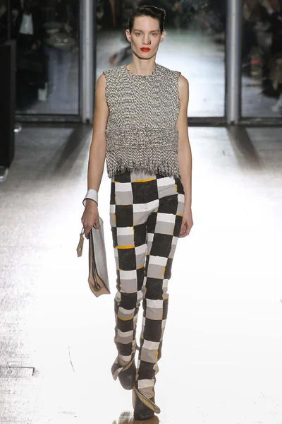 Look 30
